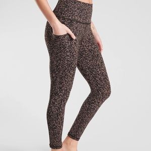 Athleta Salutation stash pocket Gravel tight size Medium